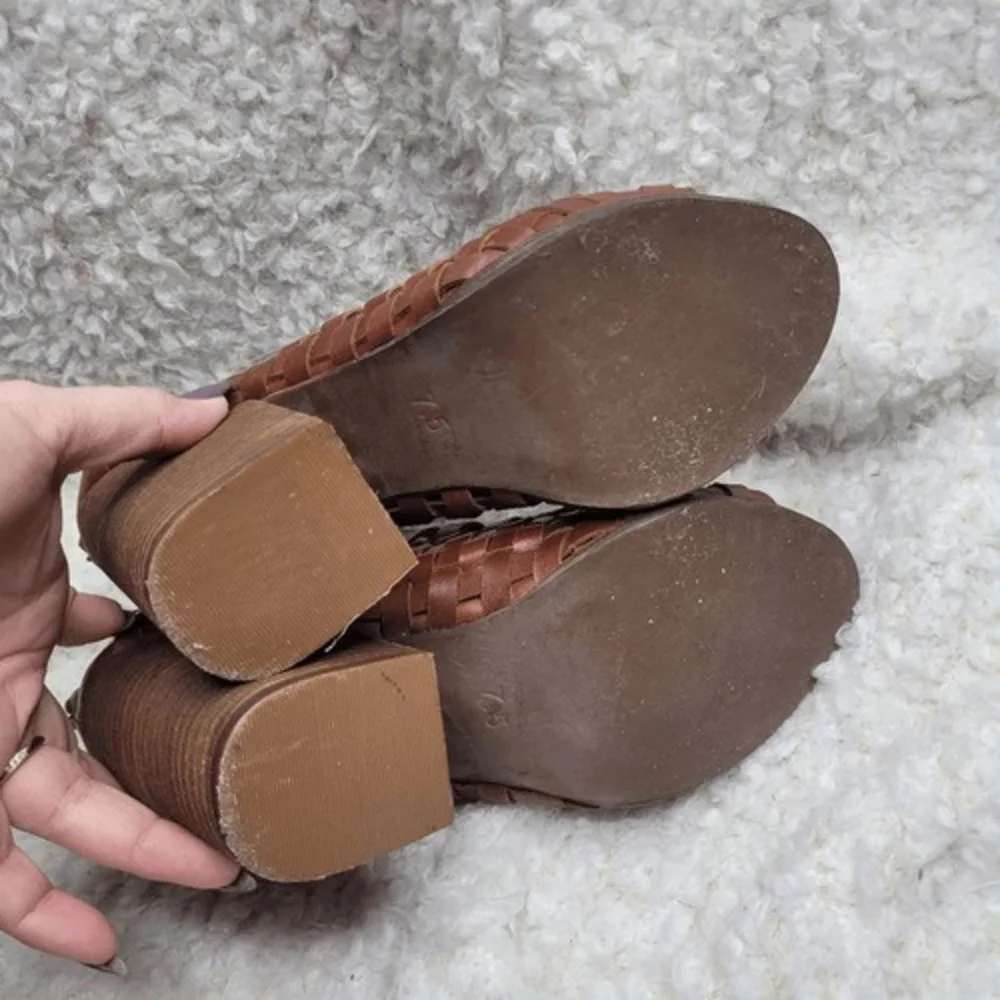 Jeffrey Campbell Brown Basket Woven Leather‎ Peep-toe Booties sz 7.5